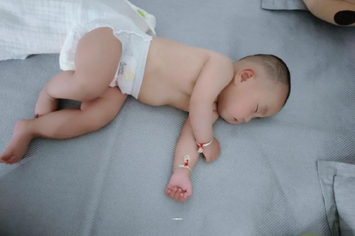 萍乡宝宝积食发烧怎么处理